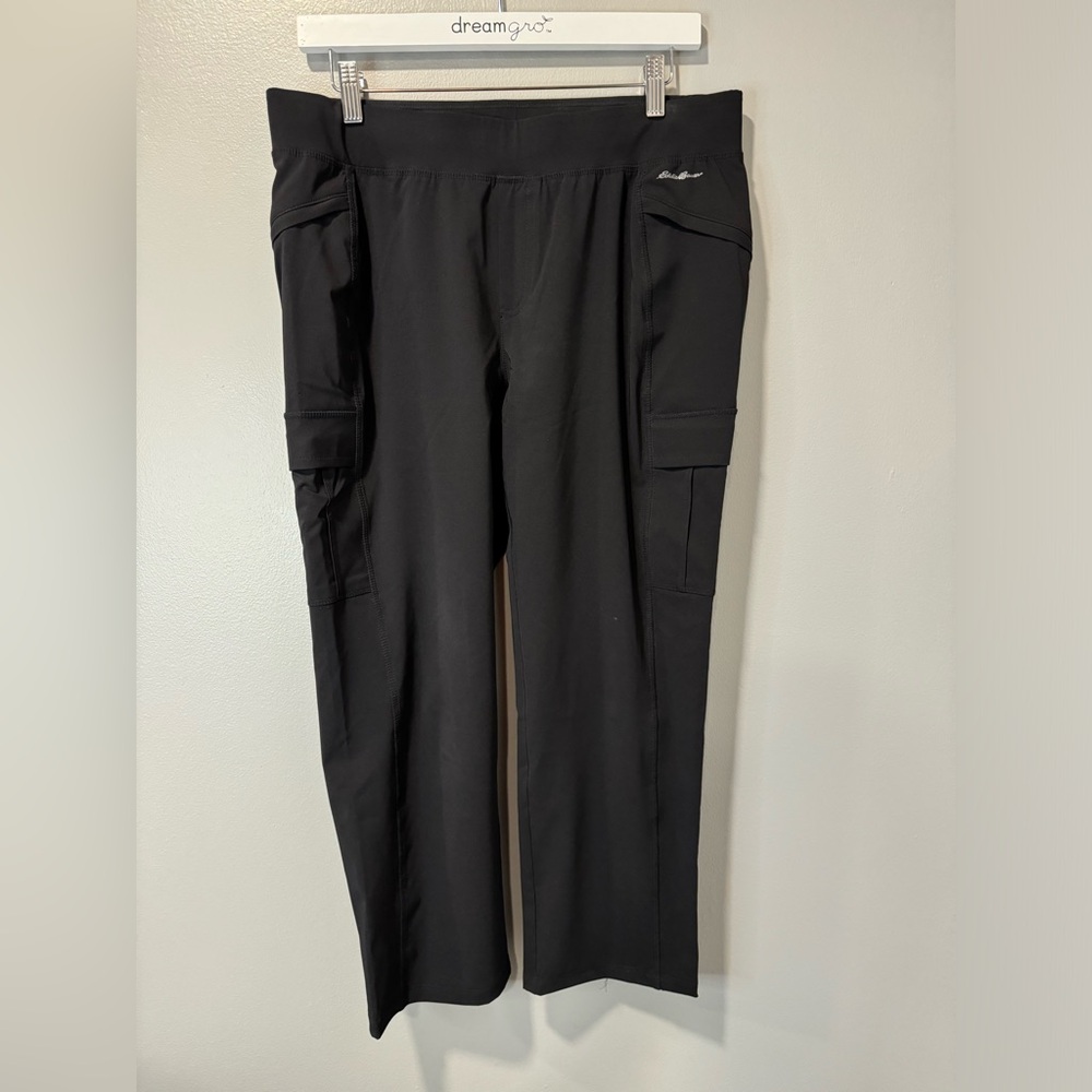 EUC Eddie Bauer Black Straight Leg Pant in Black Size 12